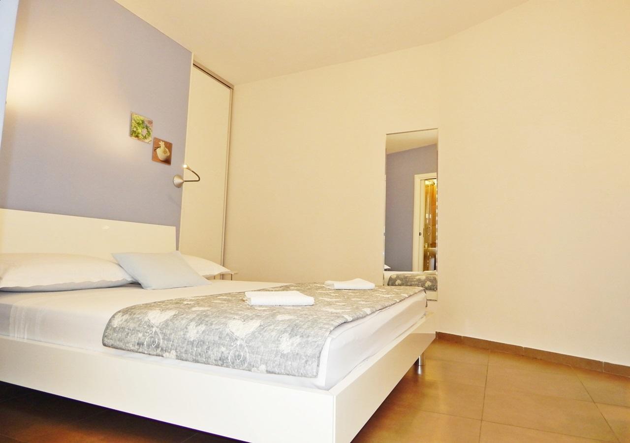 Guest House Varos Split Exterior photo